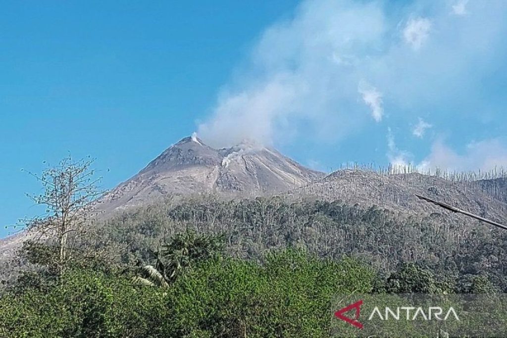 Catatan Letusan Gunung Lewotobi: Sebuah Sejarah Alam yang Menakjubkan