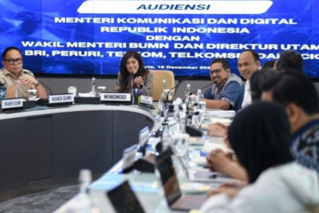"Menkomdigi: Himbara Dikritik karena Terlibat dalam Pemblokiran Rekening"