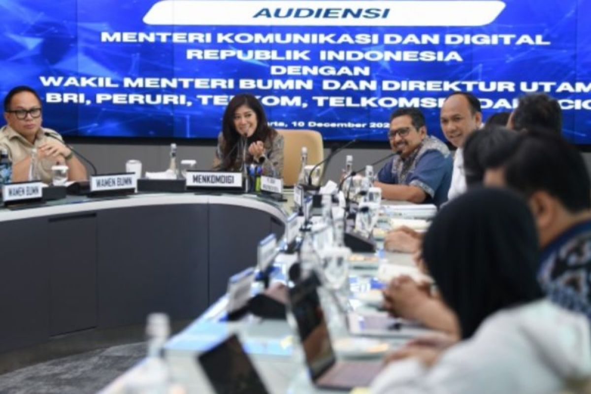 "Menkomdigi: Himbara Dikritik karena Terlibat dalam Pemblokiran Rekening"