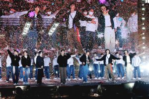“Antusiasme Fans BTS Membuat Tiket Konser Siaran Langsung Hampir Habis Terjual”