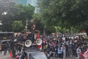 Pemuda-pemuda Bersatu untuk Membantu KPK Menuntaskan Kasus Harun Masiku