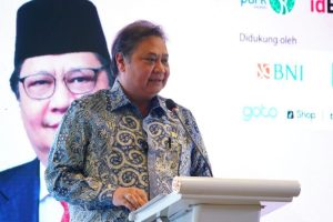 10 Juta Orang Kaya RI Suka Berbelanja di Luar Negeri, Menko Airlangga: Ada yang Perlu Diperhatikan