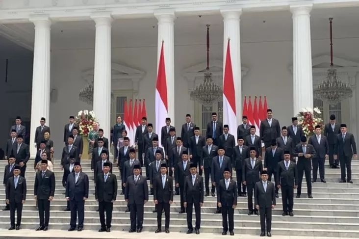 Kabinet Prabowo-Gibran Dinilai dalam 100 Hari Pertama: Bagaimana Kinerja di Bidang Pendidikan dan Pertahanan?