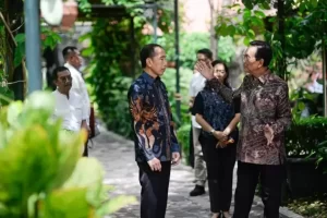 Jokowi dan Sultan HB X Bersatu Demi Membahas Rencana Pertemuan Mega-Prabowo, Batik Jadi Fokus Utama
