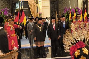 Diterima dengan Baik, Prabowo Raih Penghargaan dari Kesultanan Johor Malaysia