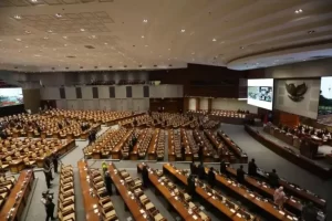 DPR Mengancam Lembaga Negara dengan Senjata Besar: Copot Kapolri, Panglima TNI, dan Ketua KPK