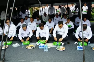 Menteri Imipas Makan Bareng Narapidana di Rutan Cipinang, Ajak untuk Selalu Berbenah Diri