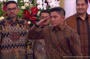 Teddy, Si Seskab yang Dipuji Publik karena Kinerjanya yang Luar Biasa dalam Survei Indikator