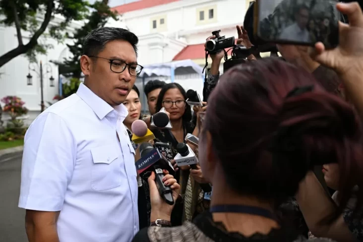 "Prabowo Mendorong Pejabat untuk Lebih Terampil Berkomunikasi: Jangan Sampai Masyarakat Terpengaruh Opini yang Tidak Benar"