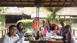 Pujasega Bale Tingtrim Garut: Restoran Hits, Instagramable, dan Sajikan Menu Nusantara-Western