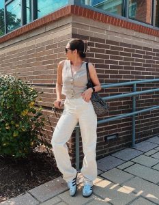 9 Gaya OOTD Celana Putih Seleb yang Elegan dan Modis