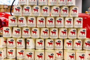 Dosen Unigal Tingkatkan Brand Produk Lokal Melalui Pengabdian di Kinabalu, Malaysia