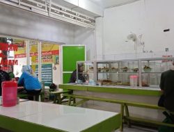 Warung Surabaya Beri Makanan Gratis untuk Mahasiswa Terdampak Bencana