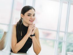 Orang Bahagia Sendirian Punya 9 Kepribadian Ini, Menurut Psikologi