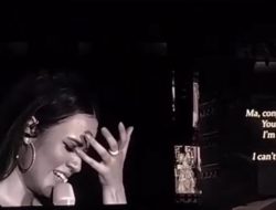 Kisah haru penonton konser Raisa di Kendari, air mata penyanyi jatuh saat bercerita tentang ibu yang telah tiada
