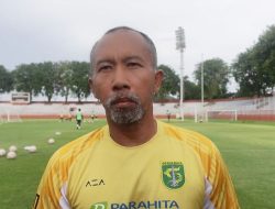 Terima Kasih Uston Nawawi! Penjaga Api Persebaya di Masa Transisi Luar Biasa