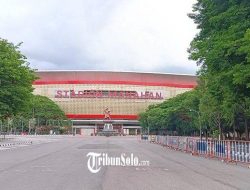 Thom Haye Pujikan Stadion Manahan, Salah Satu Stadion Terbaik
