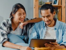Jika Anda Lebih Sering Nonton YouTube Daripada TV, Ini 9 Ciri Kepribadian Anda Menurut Psikologi