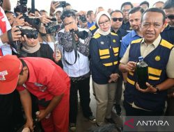 Bahlil Sebut BBM Hanya Tersisa 21 Hari, Warga Panik Beli Bensin