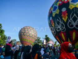 Wisatawan Tangerang Rela Menginap untuk Festival Balon di Wonosobo