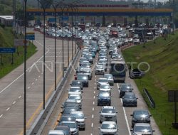 Satu Jalur, Ribuan Kendaraan Masuk GT Kalikangkung