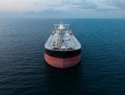 Kapal Prancis Melintasi Selat Hormuz, Pertama dari Eropa