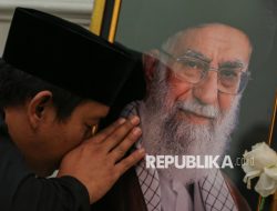 Retorika Khamenei: 10 Pernyataan yang Bentuk Arah Iran Global