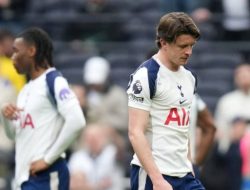 West Ham Menang, Tottenham Terbenam di Zona Degradasi